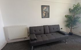 Open Mind Property - Southsea With Free Parking